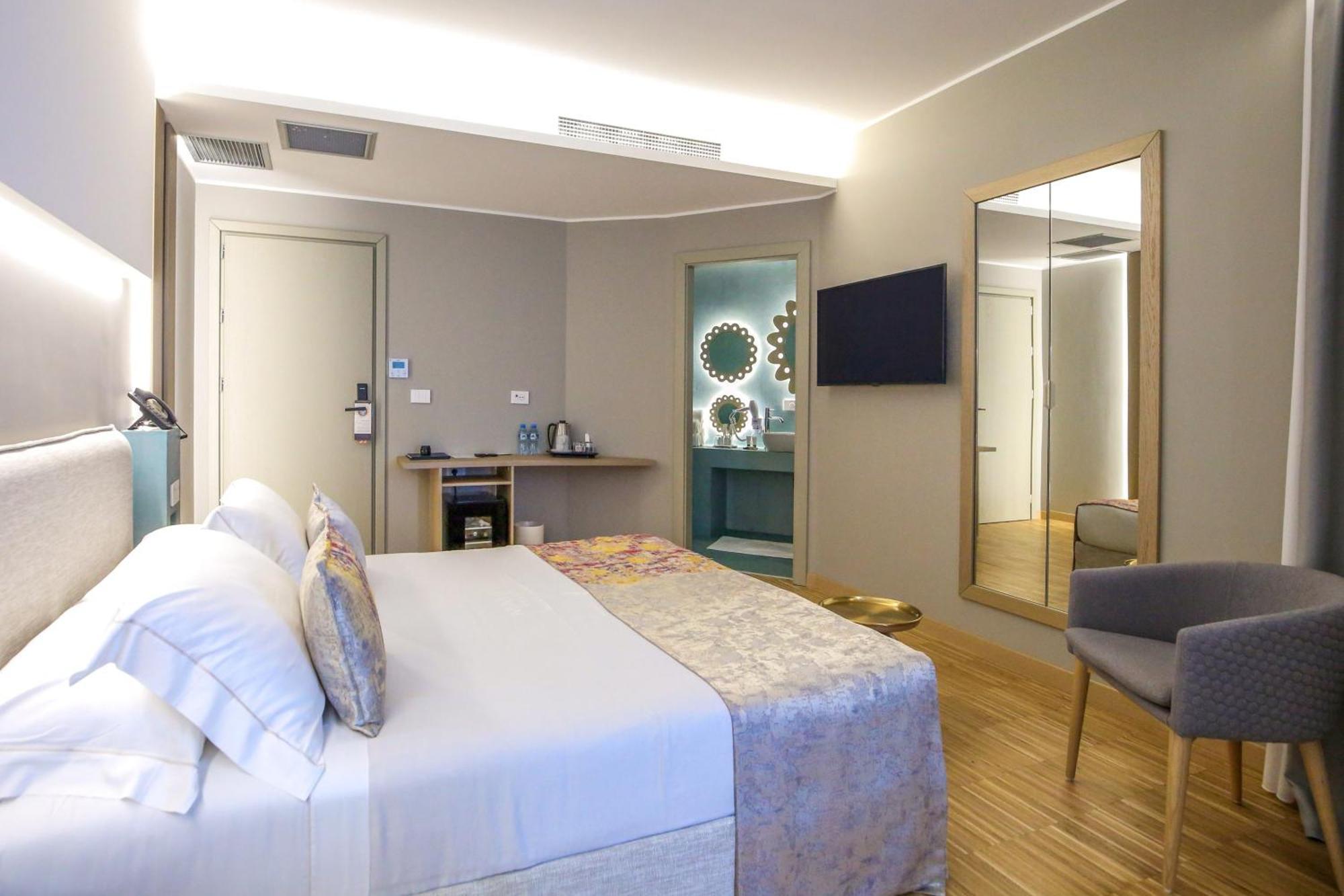 Hotel Vlora Priam, Affiliated By Melia Екстериор снимка