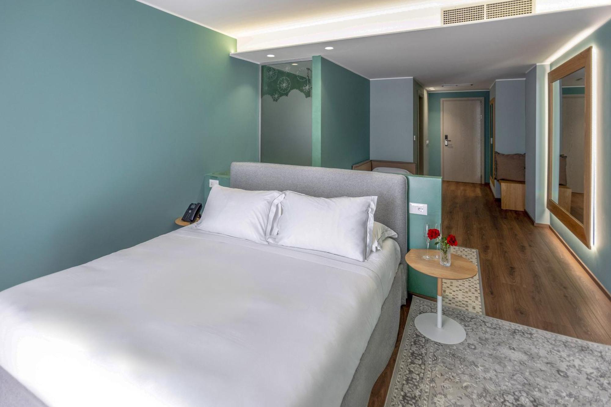 Hotel Vlora Priam, Affiliated By Melia Екстериор снимка