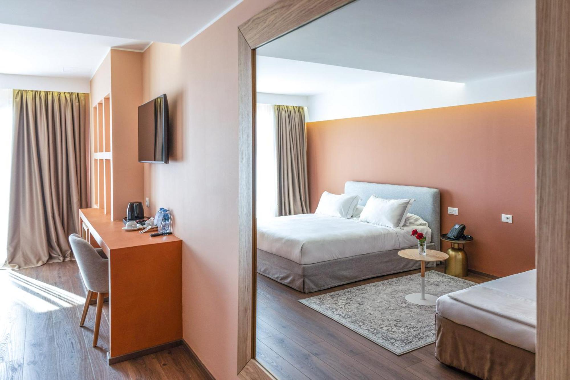 Hotel Vlora Priam, Affiliated By Melia Екстериор снимка
