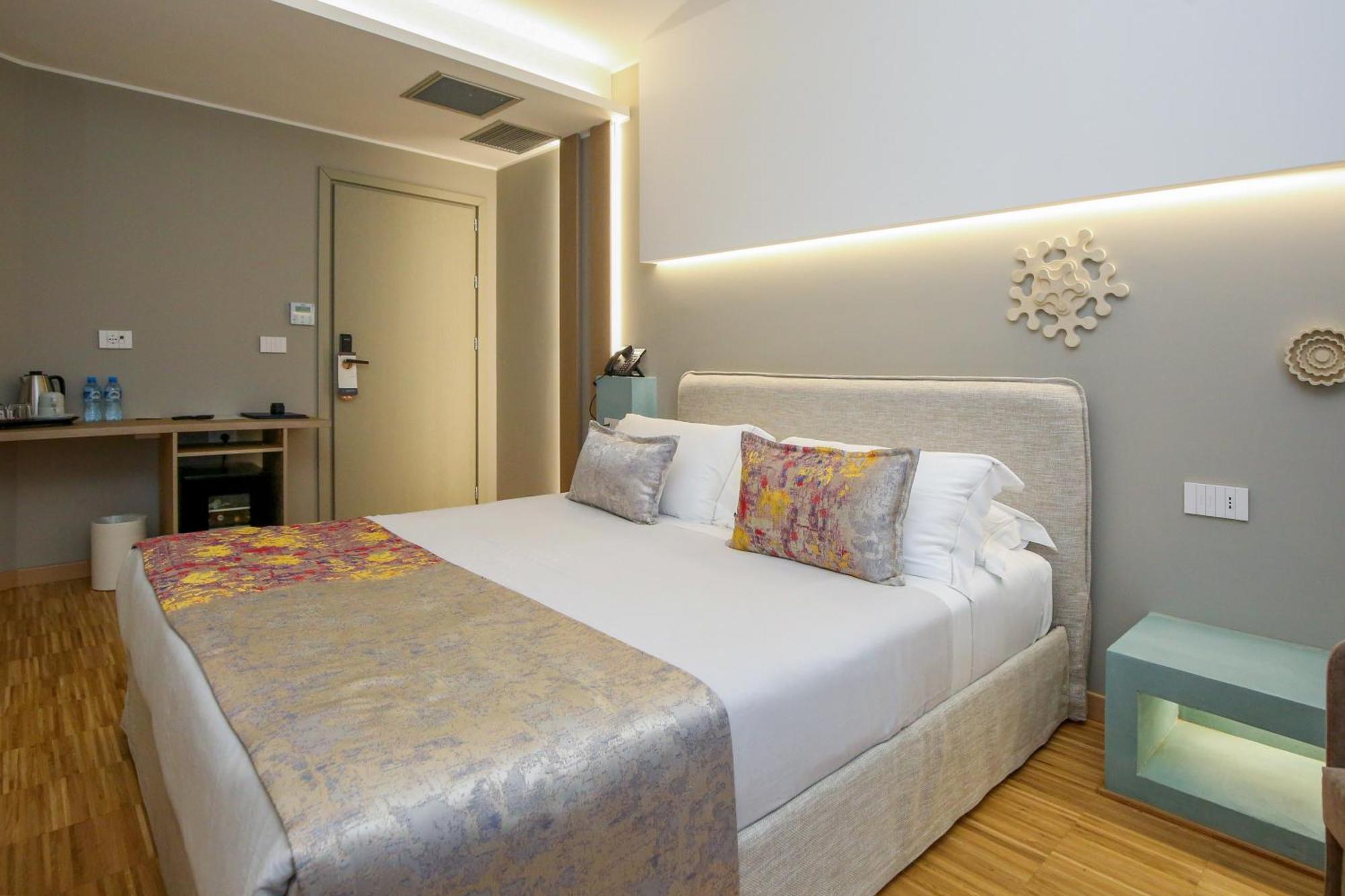 Hotel Vlora Priam, Affiliated By Melia Екстериор снимка