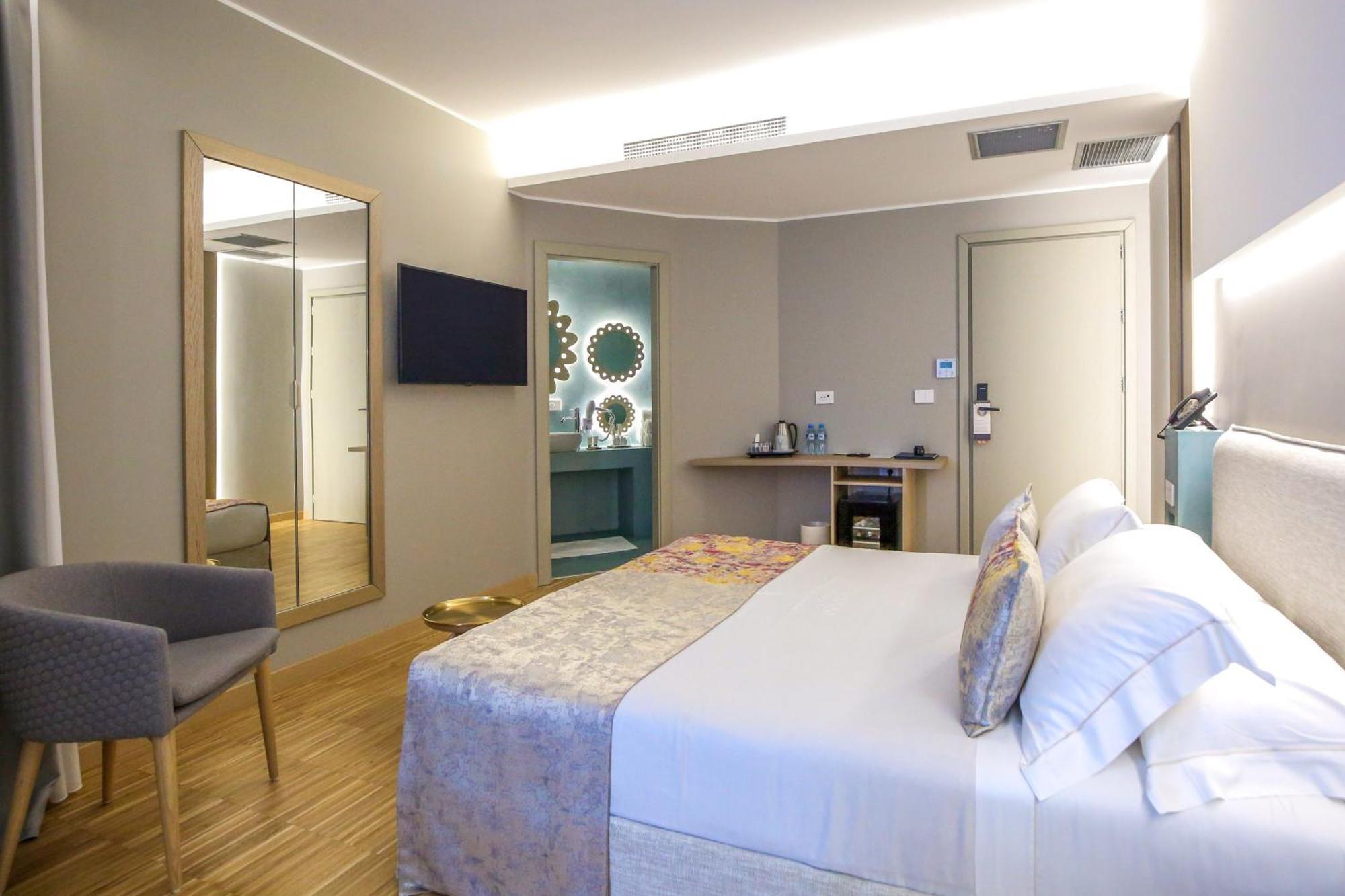 Hotel Vlora Priam, Affiliated By Melia Екстериор снимка